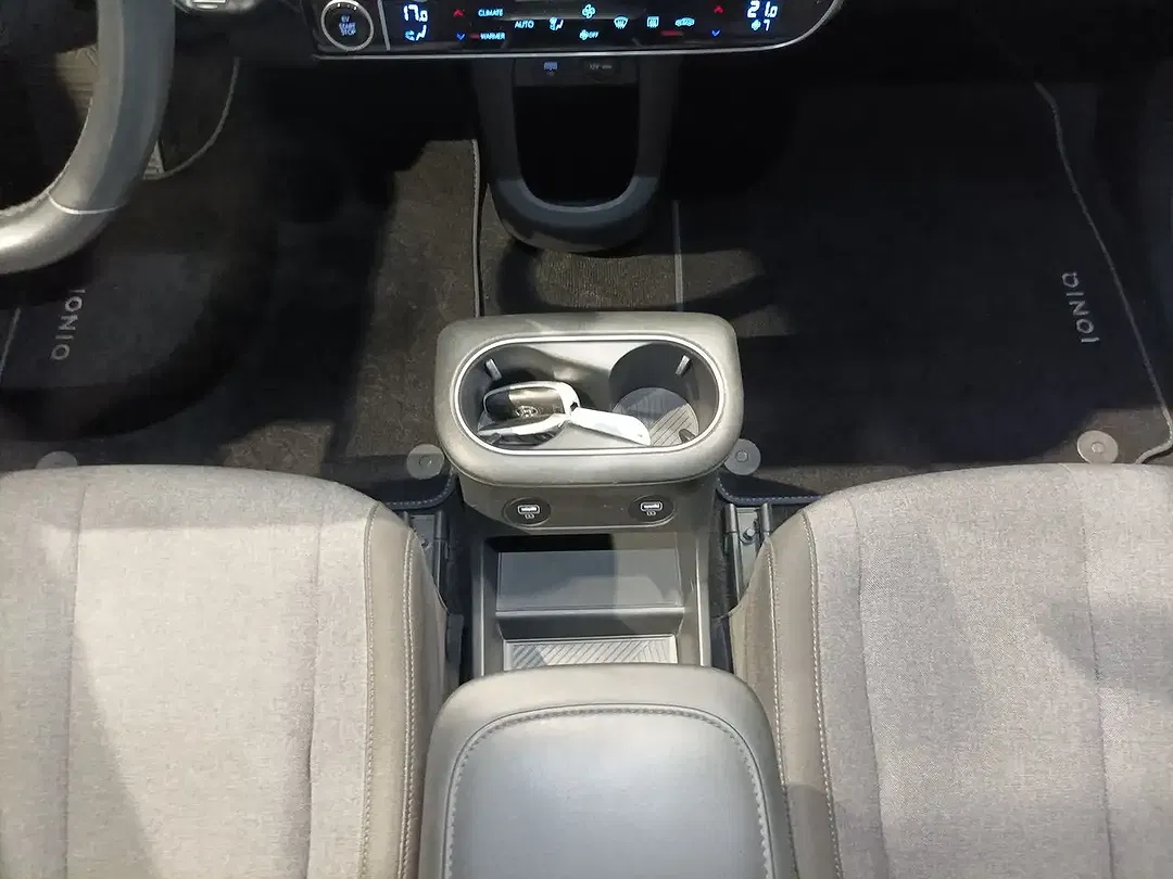 Hyundai IONIQ 5 - Thumbnail 13
