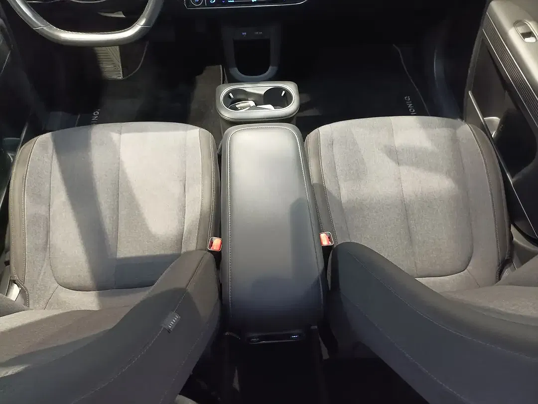 Hyundai IONIQ 5 - Thumbnail 14