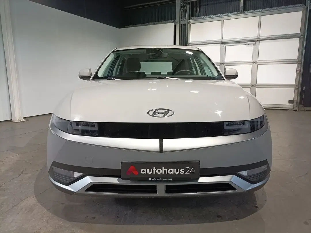 Hyundai IONIQ 5 - Thumbnail 2