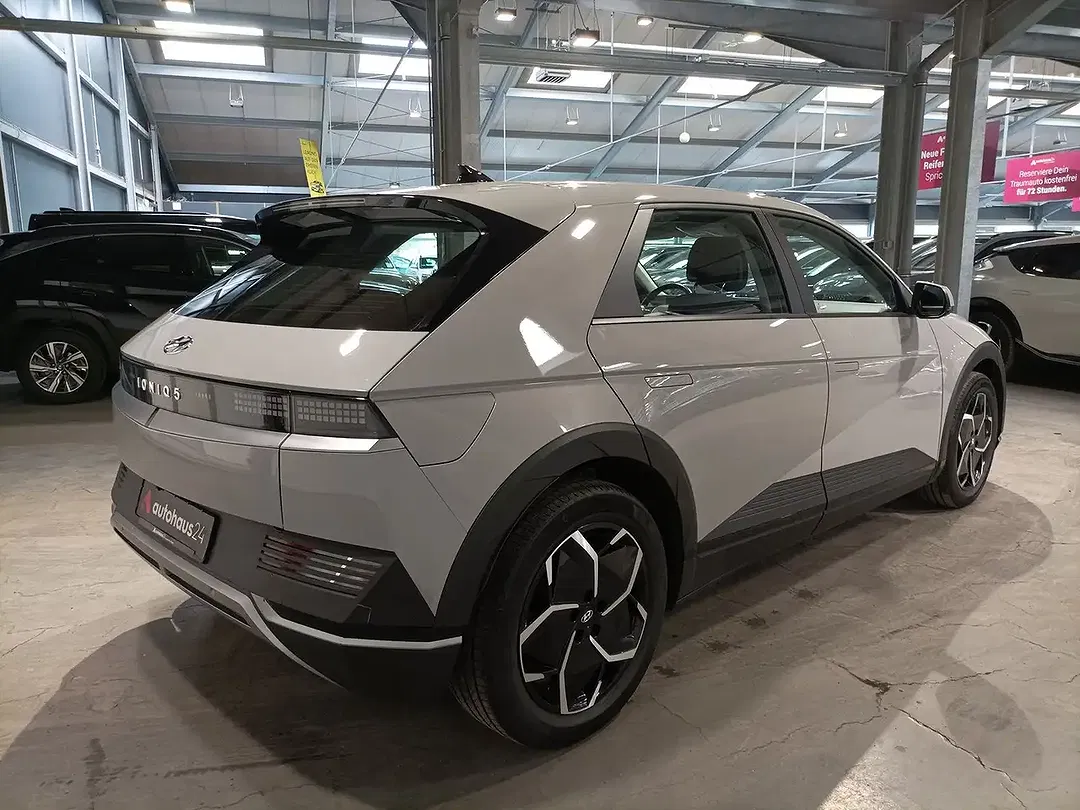 Hyundai IONIQ 5 - Thumbnail 5