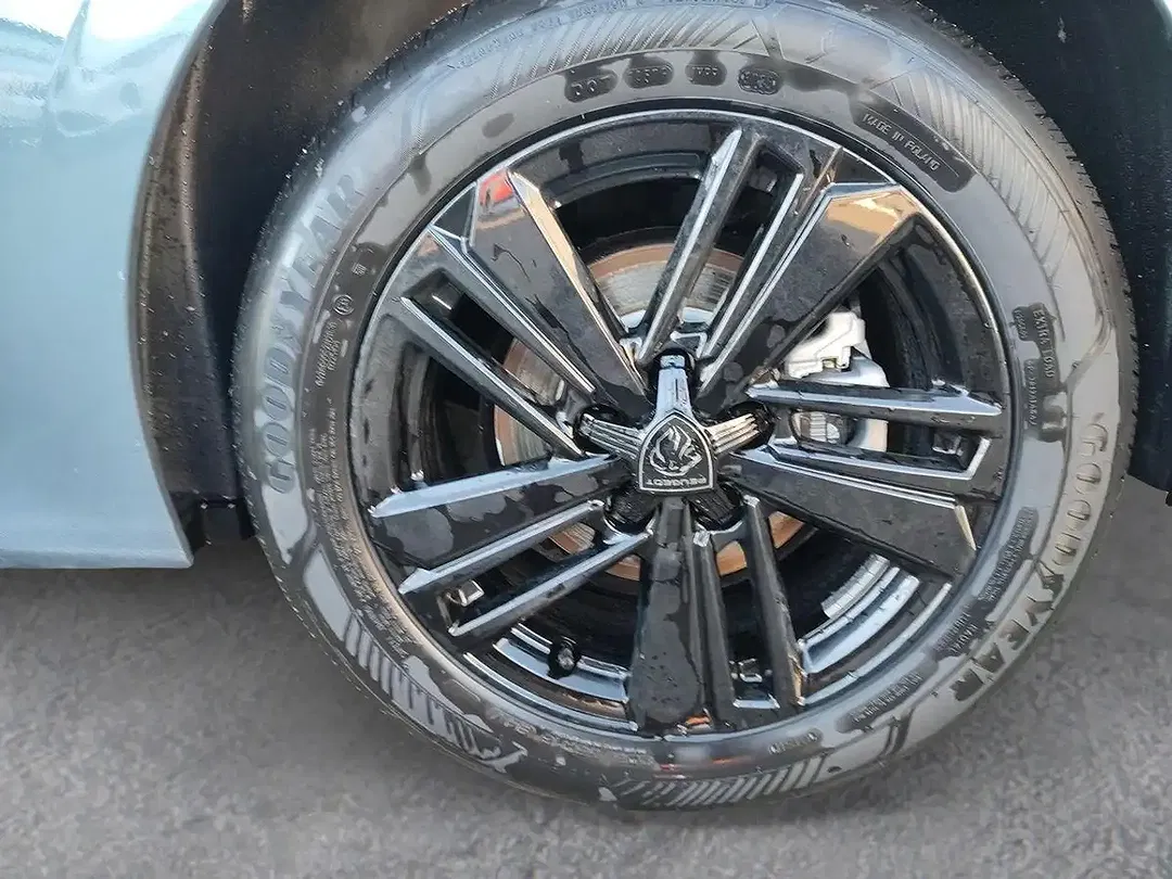 Peugeot 308 - Thumbnail 6