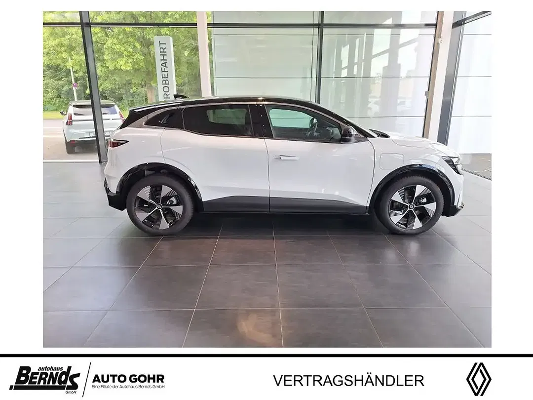 Renault Megane E-Tech - Thumbnail 3