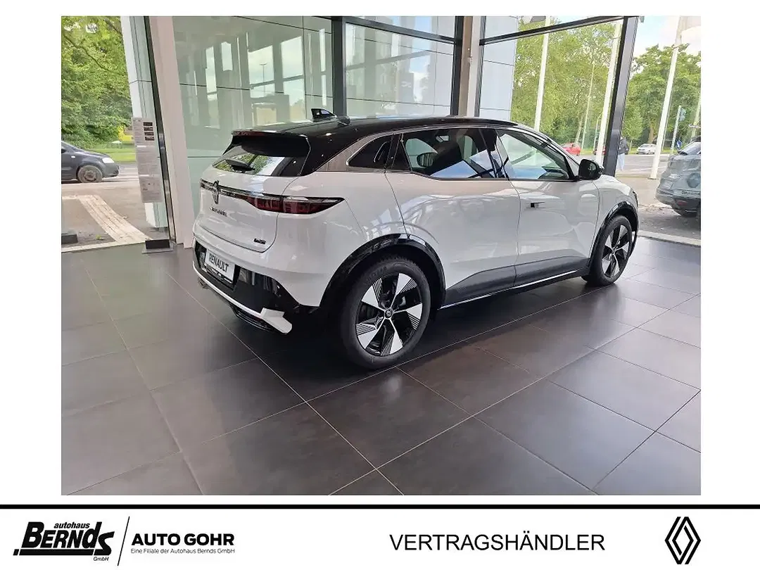 Renault Megane E-Tech - Thumbnail 6