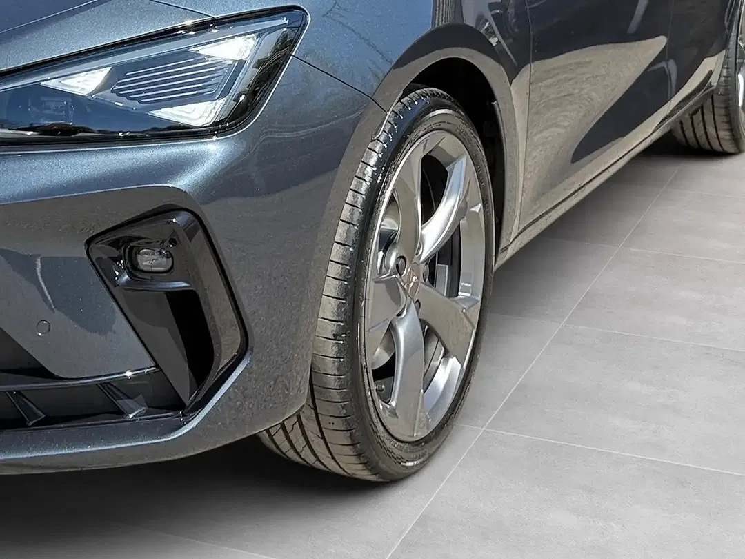 CUPRA Leon - Thumbnail 3