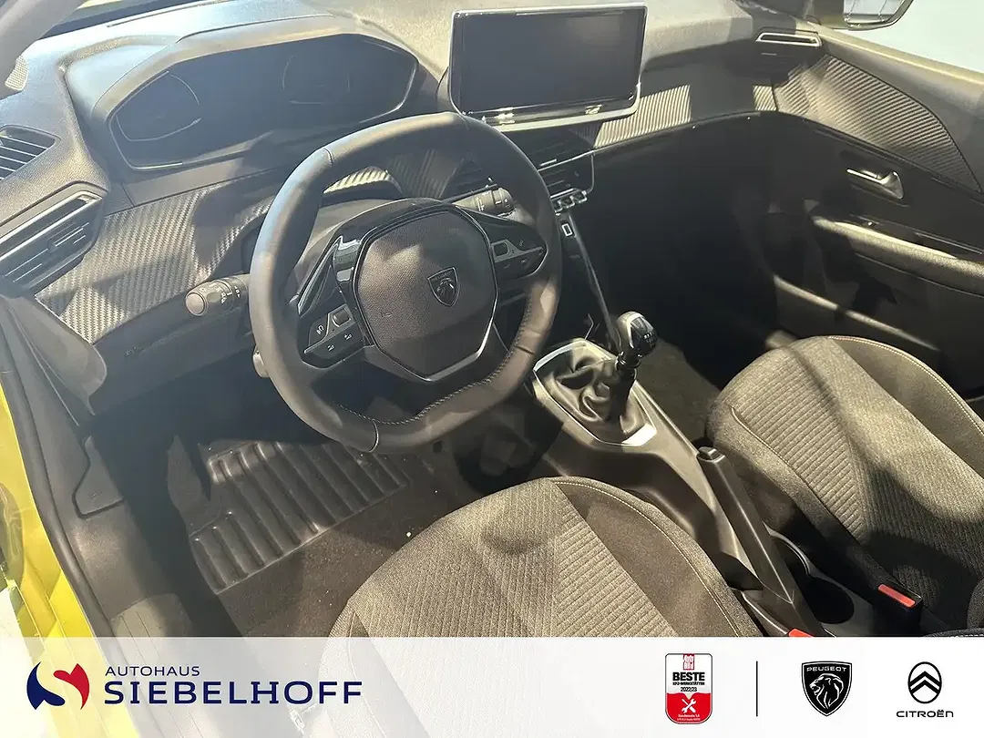 Peugeot 208 - Thumbnail 11