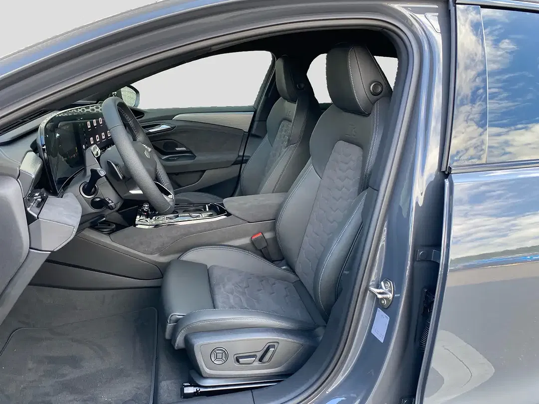 Audi A6 e-tron - Thumbnail 9