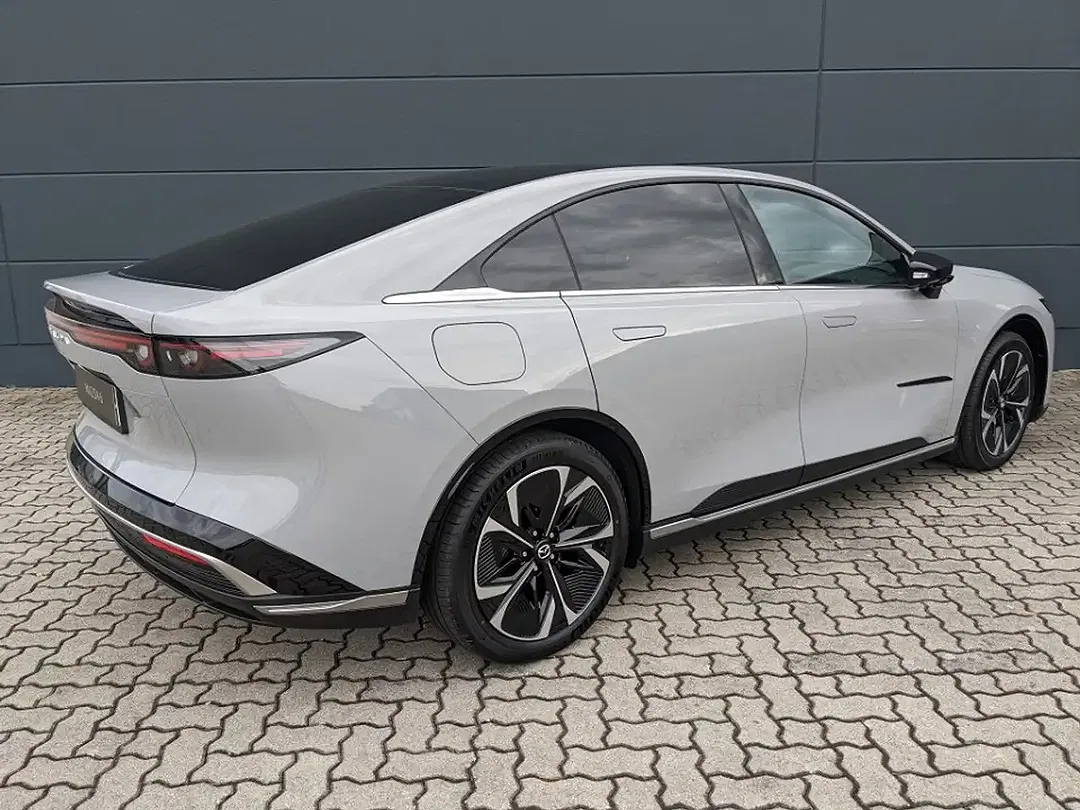 Mazda 6e - Thumbnail 5