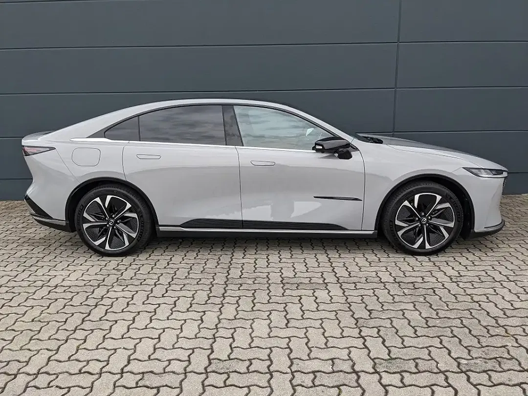 Mazda 6e - Thumbnail 6