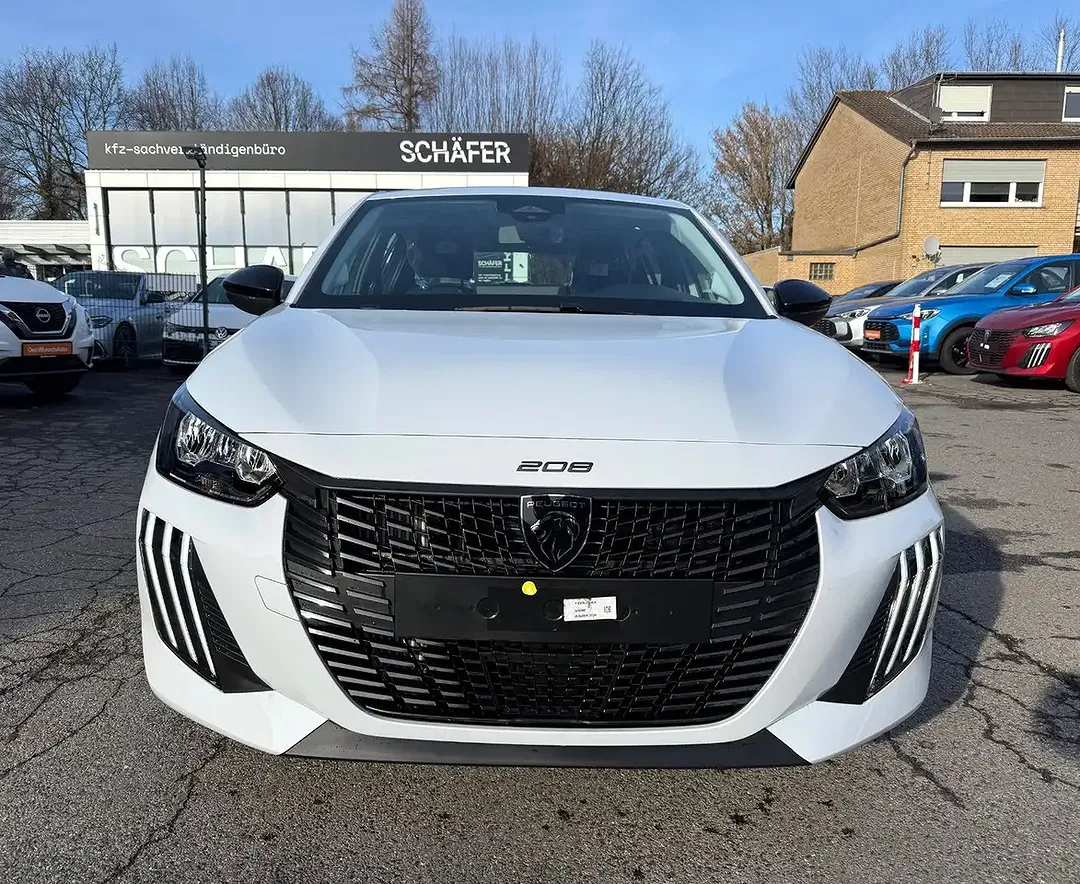 Peugeot 208 - Thumbnail 3