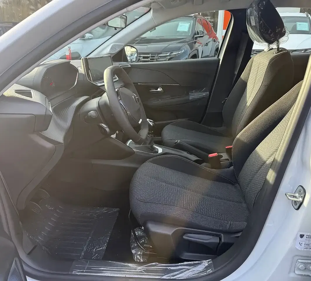 Peugeot 208 - Thumbnail 9