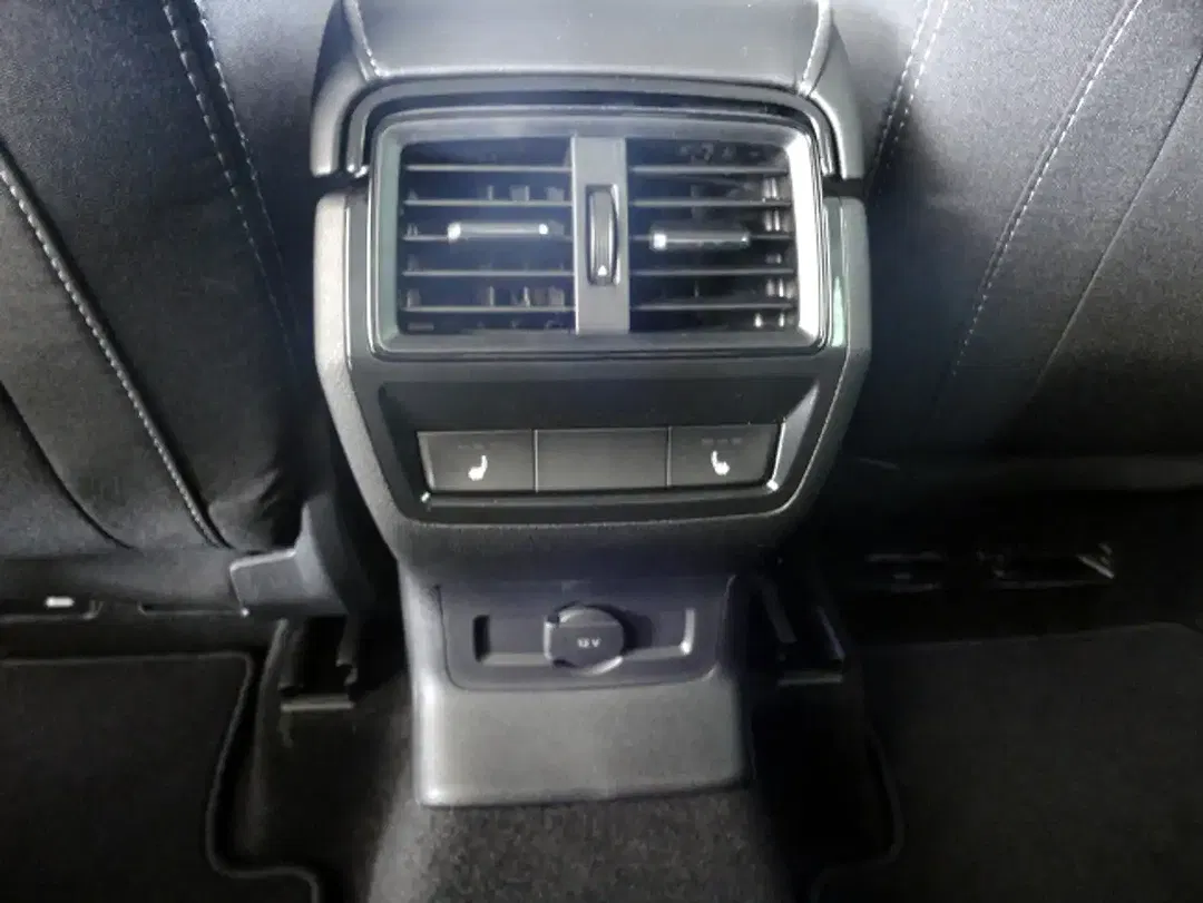 Skoda Karoq - Thumbnail 12