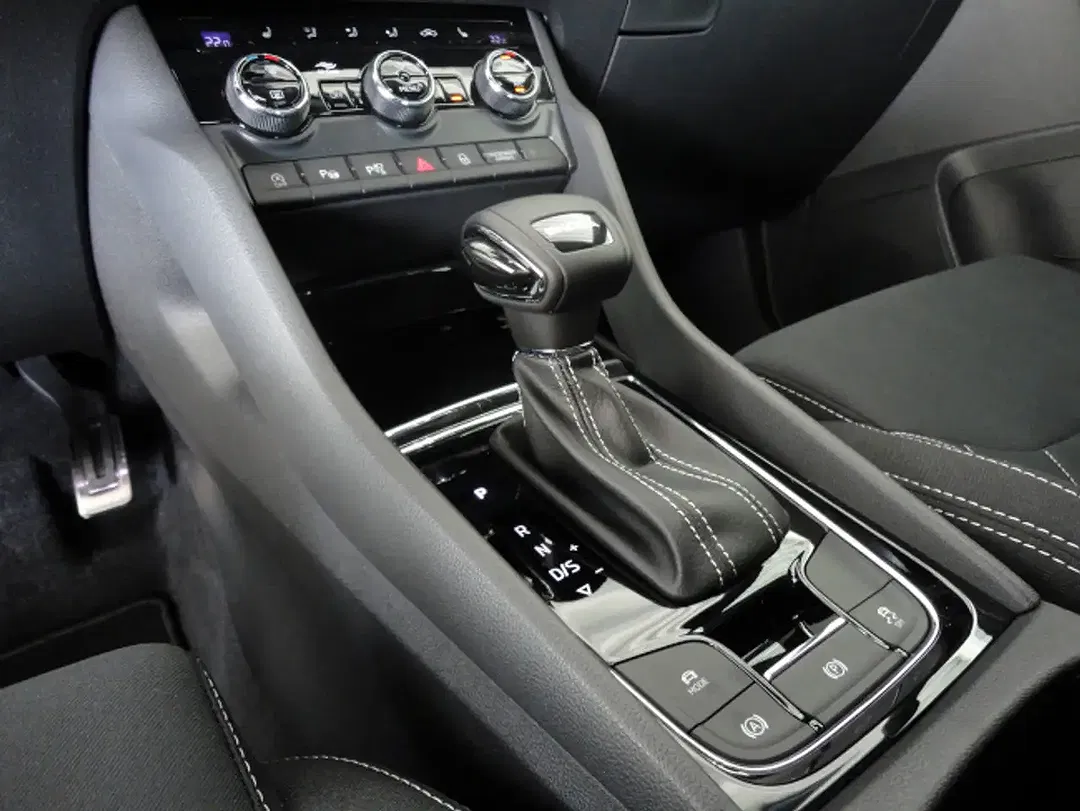 Skoda Karoq - Thumbnail 13