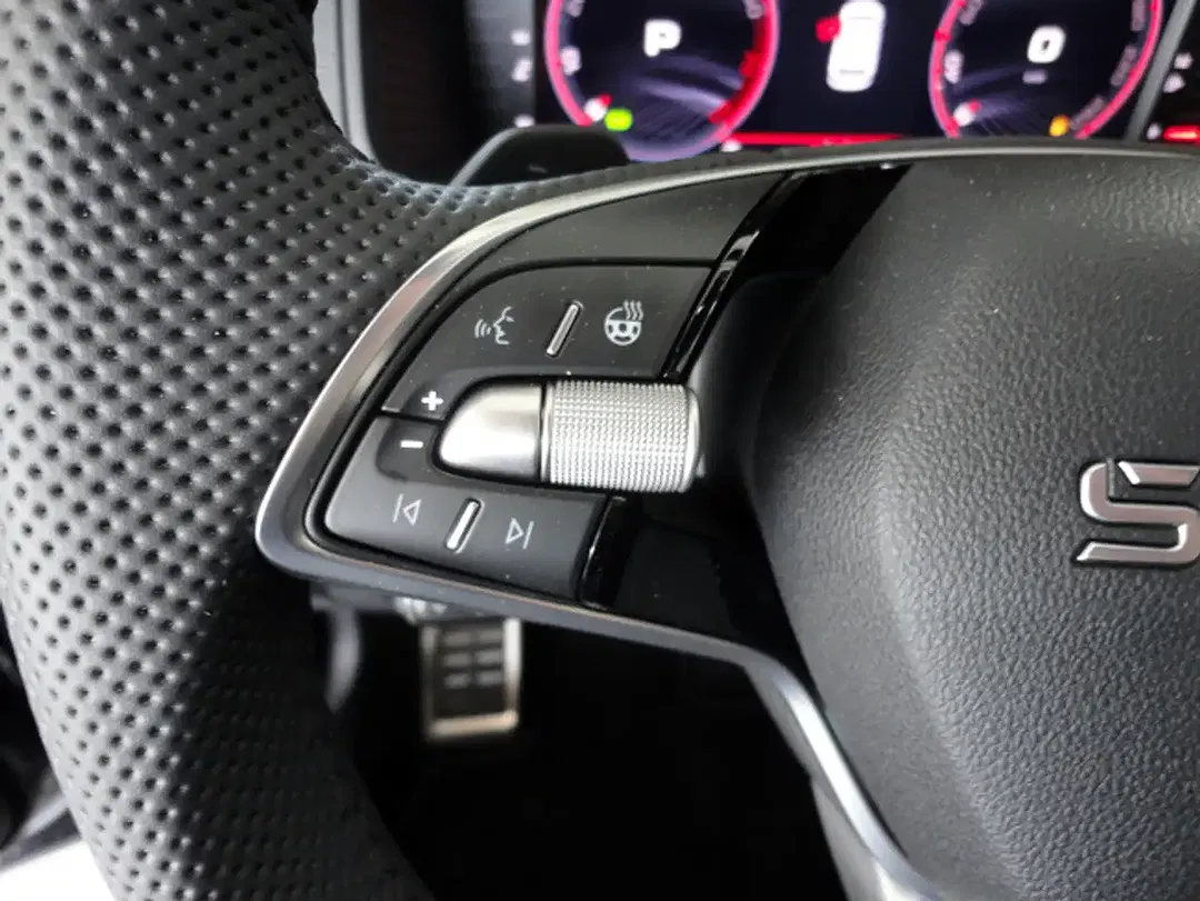 Skoda Karoq - Thumbnail 6