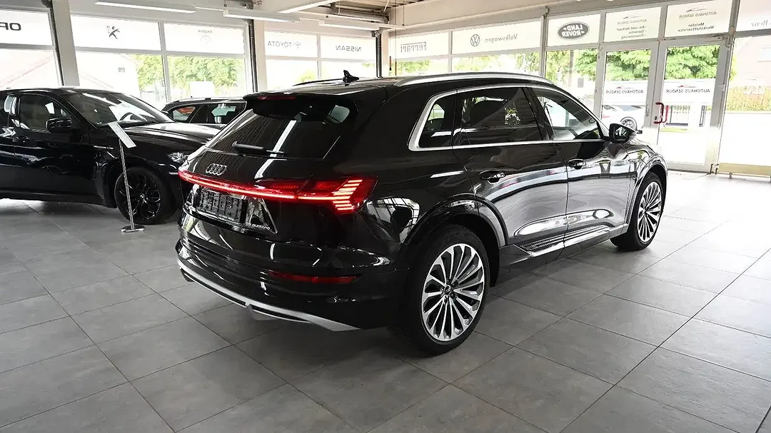 Audi e-tron - Thumbnail 10