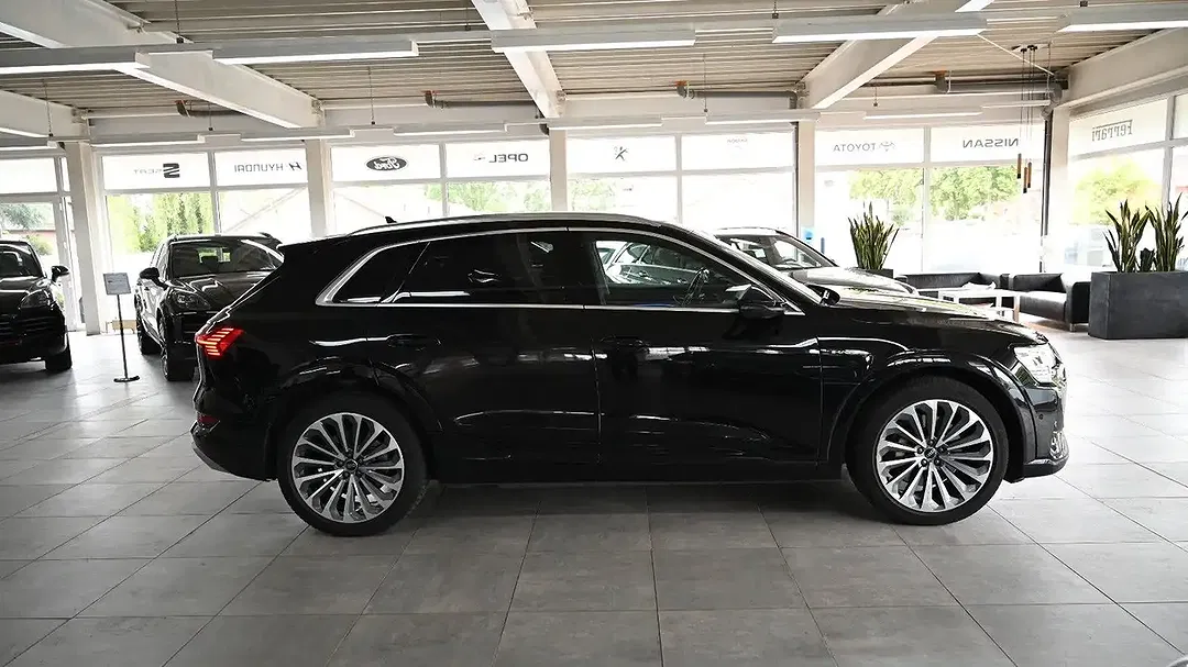 Audi e-tron - Thumbnail 11