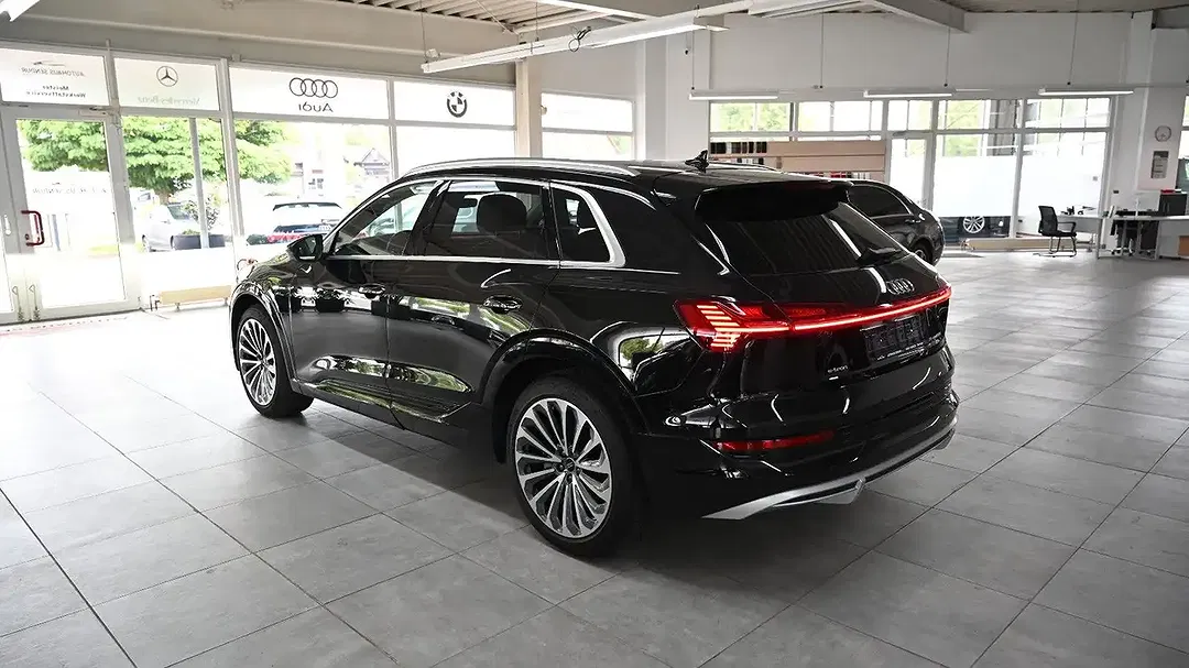 Audi e-tron - Thumbnail 5