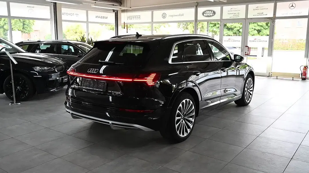 Audi e-tron - Thumbnail 9