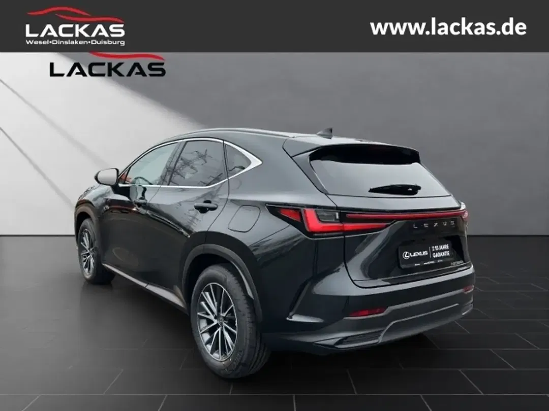 Lexus NX 350h - Thumbnail 3