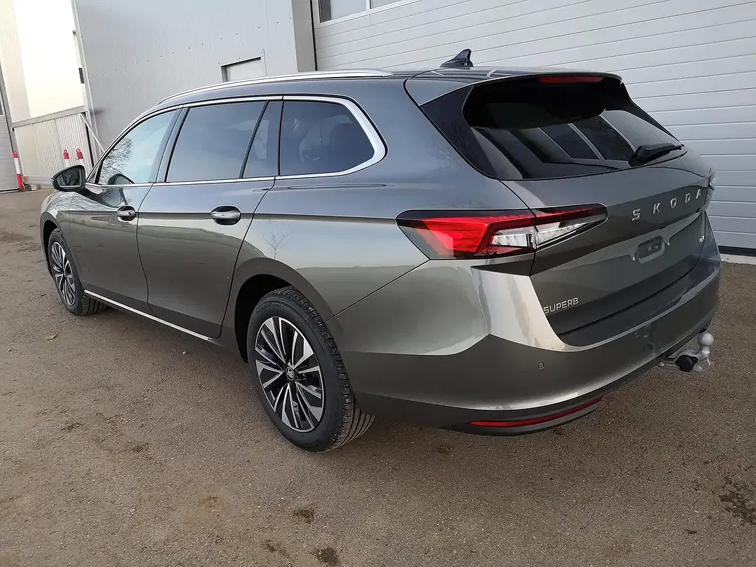 Skoda Superb - Thumbnail 3