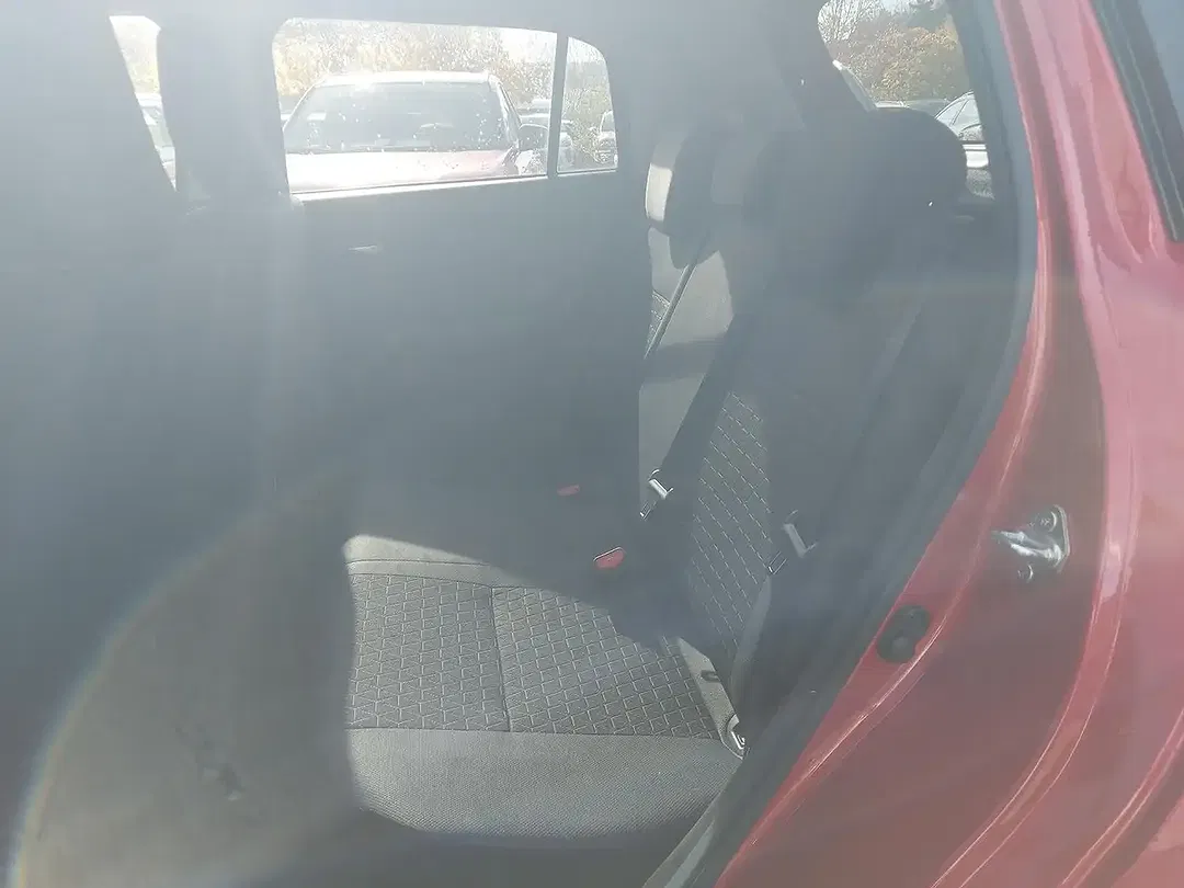 Suzuki Swift - Thumbnail 11