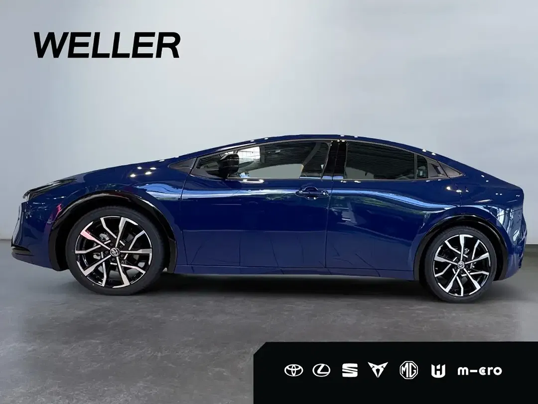 Toyota Prius - Thumbnail 4