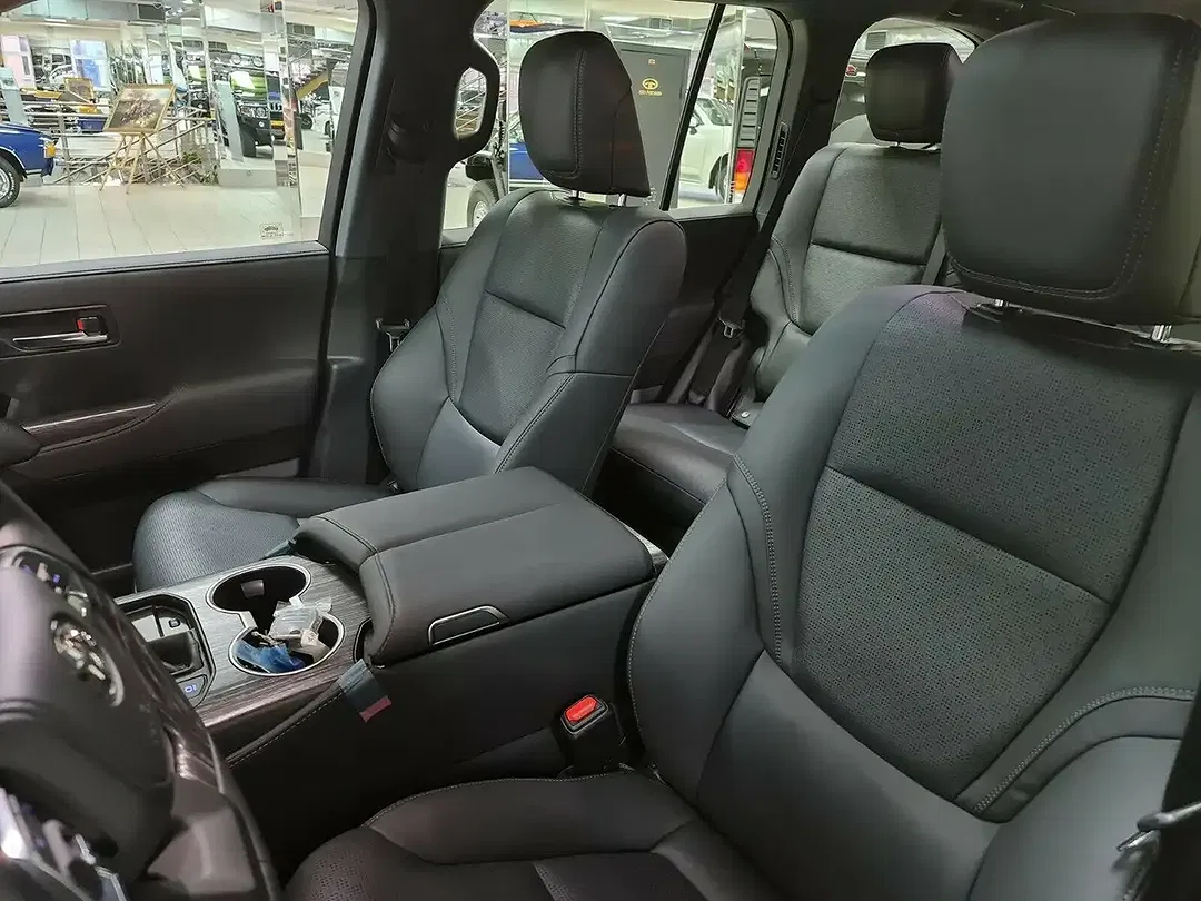 Toyota Land Cruiser - Thumbnail 12