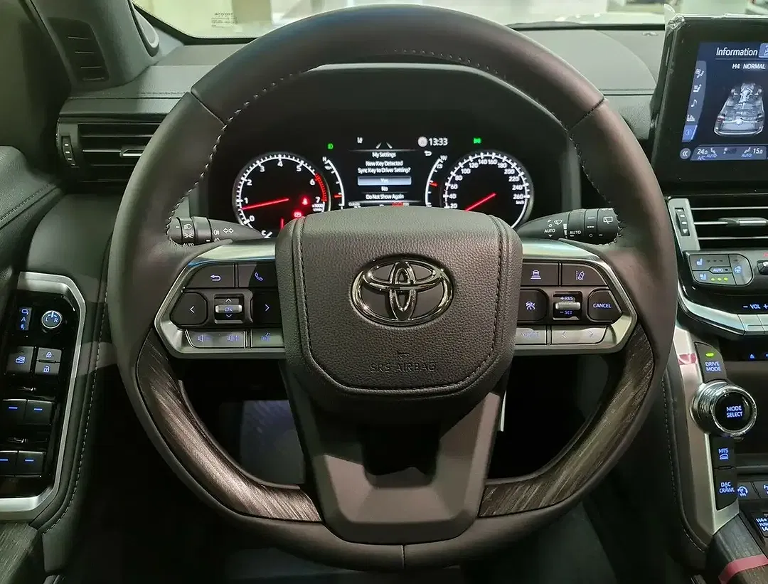 Toyota Land Cruiser - Thumbnail 15