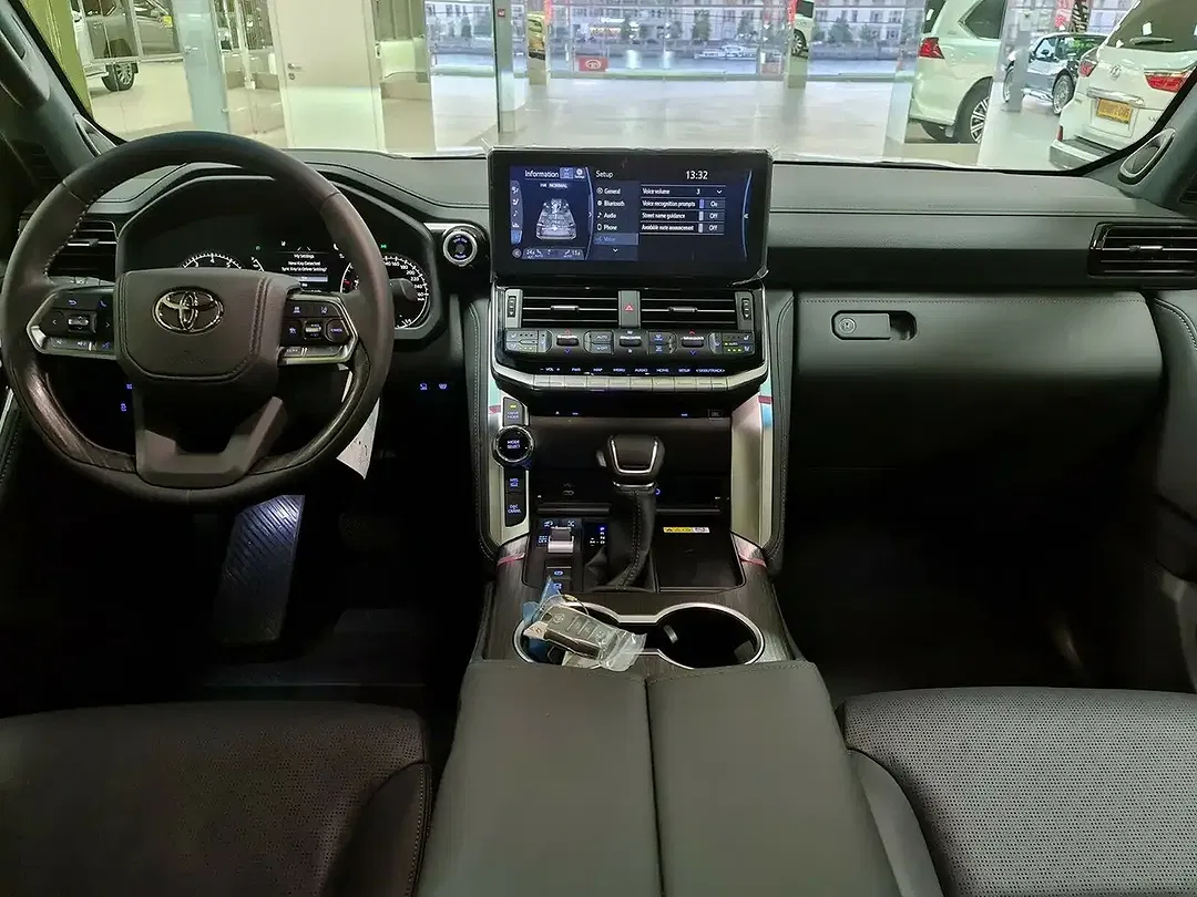Toyota Land Cruiser - Thumbnail 16