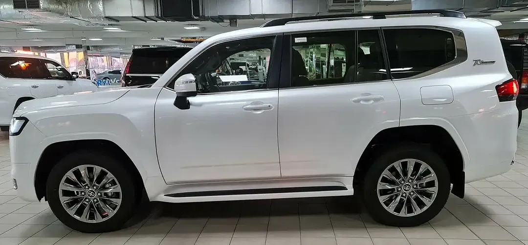 Toyota Land Cruiser - Thumbnail 4
