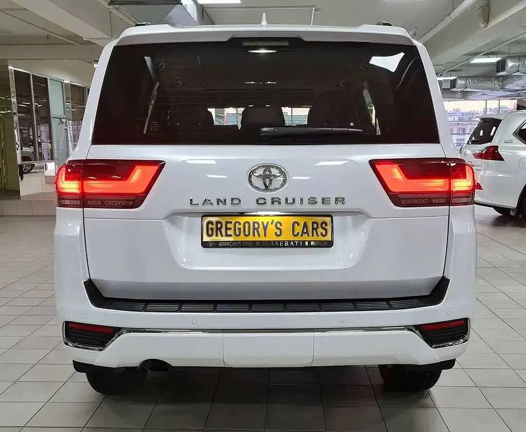 Toyota Land Cruiser - Thumbnail 5