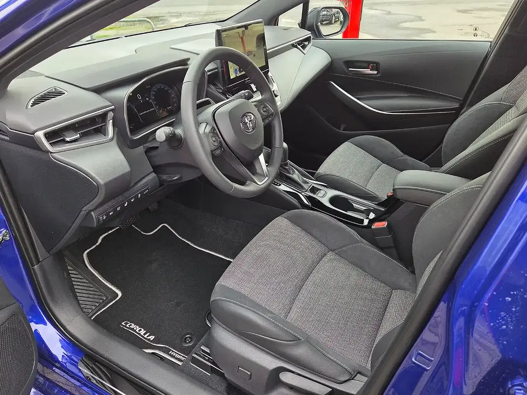 Toyota Corolla - Thumbnail 7