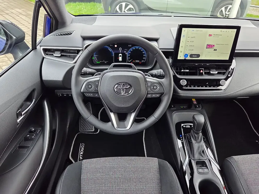 Toyota Corolla - Thumbnail 8