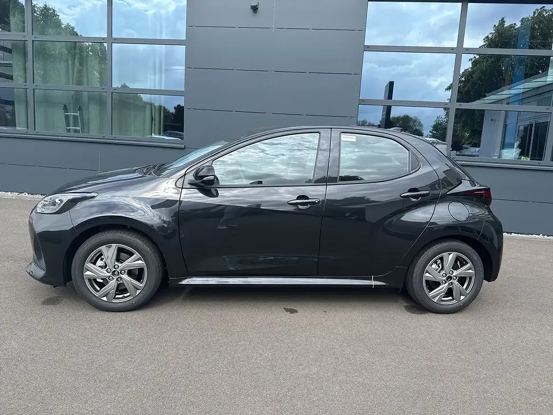 Mazda 2 - Thumbnail 2