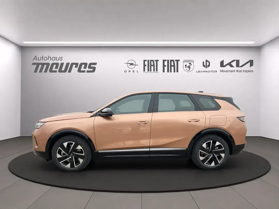 Opel Grandland - Thumbnail 2