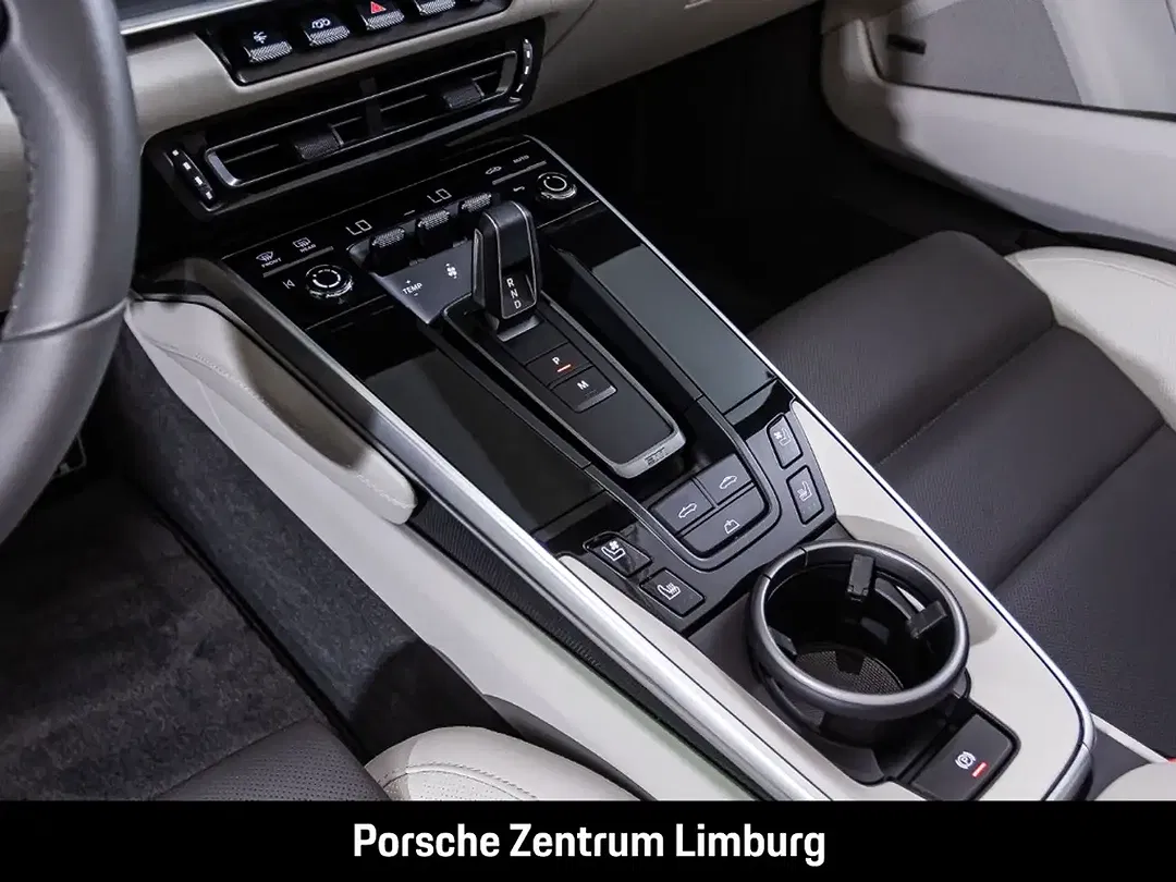 Porsche 992 - Thumbnail 14