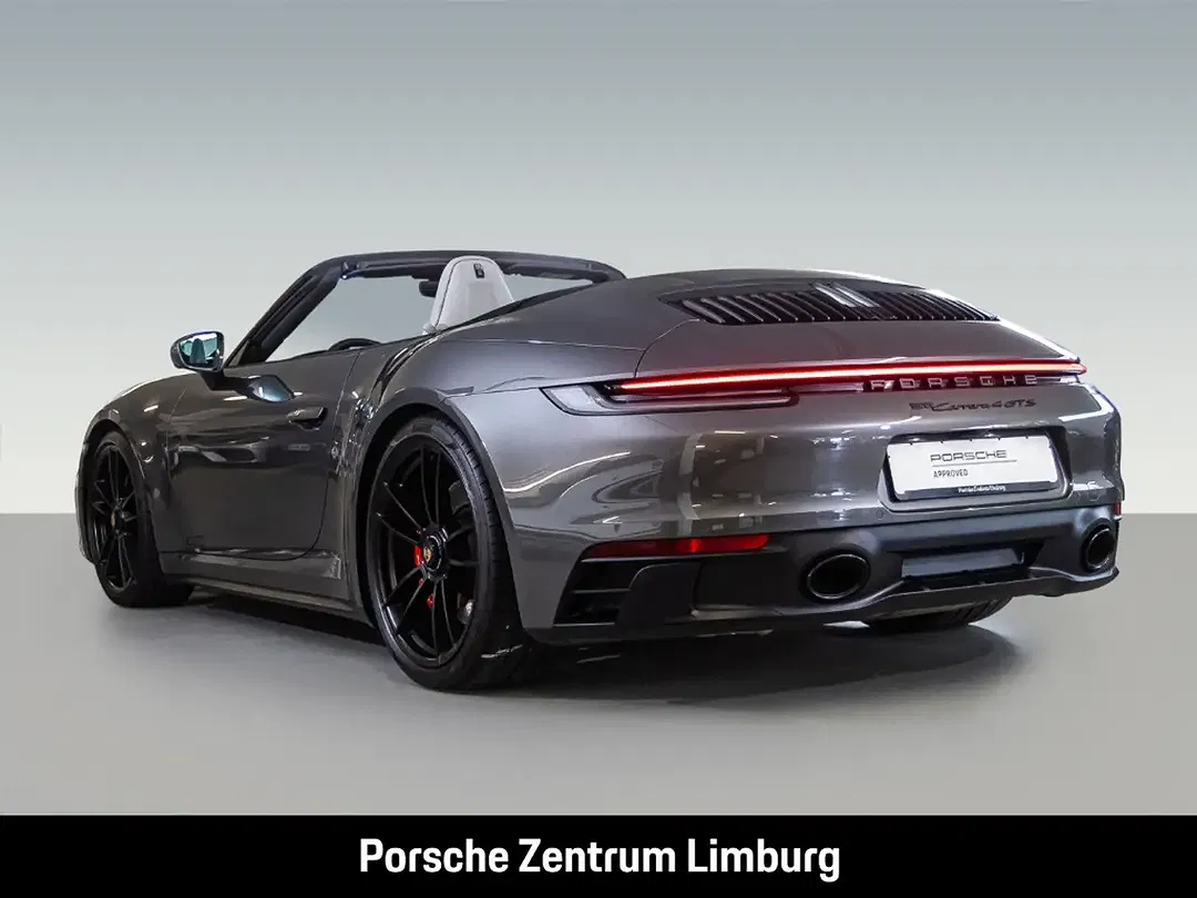 Porsche 992 - Thumbnail 3
