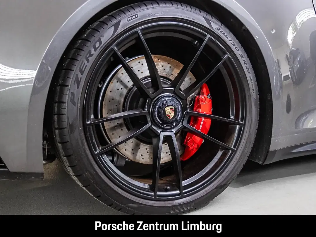 Porsche 992 - Thumbnail 8
