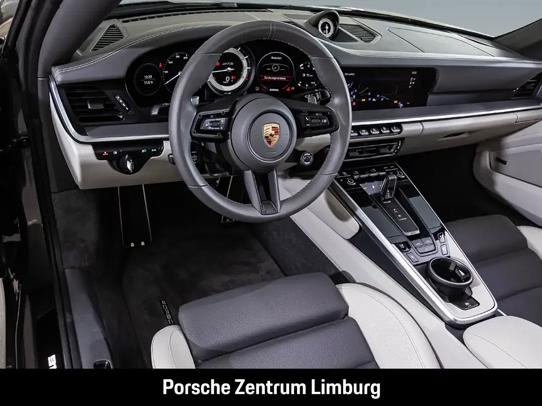 Porsche 992 - Thumbnail 9