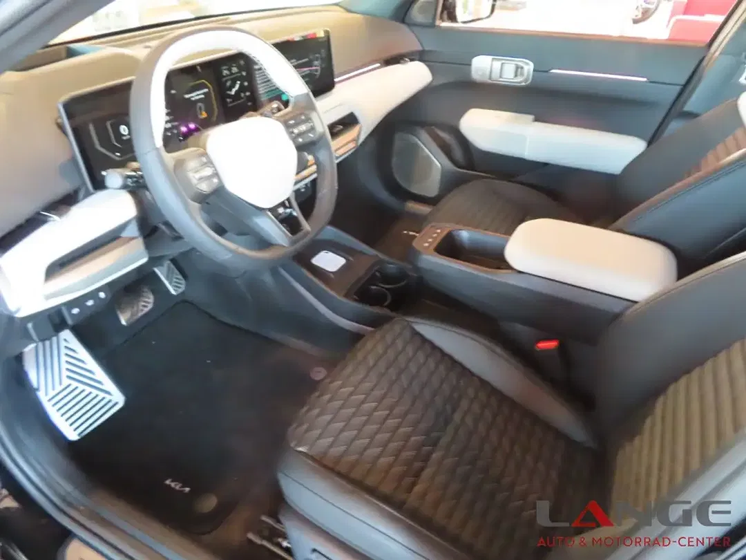 Kia EV4 - Thumbnail 12