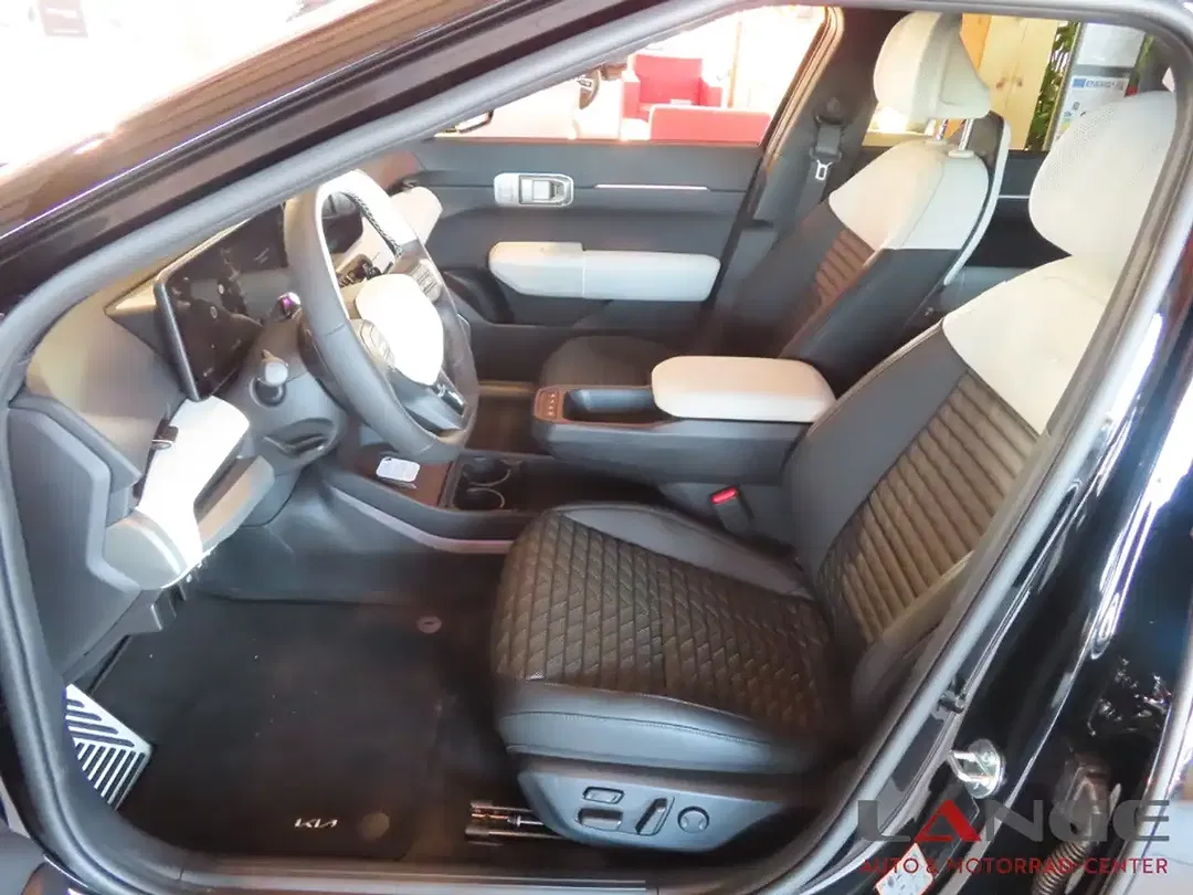 Kia EV4 - Thumbnail 13