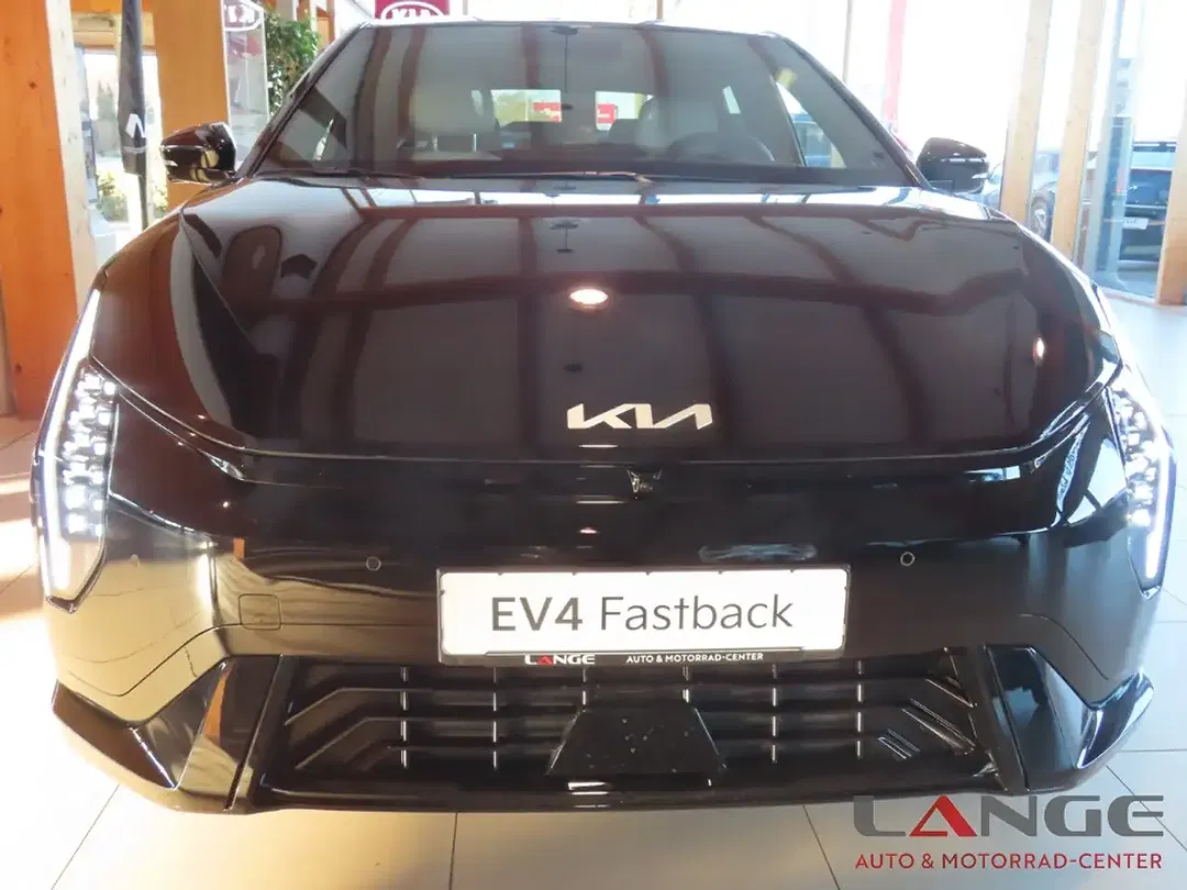 Kia EV4 - Thumbnail 2
