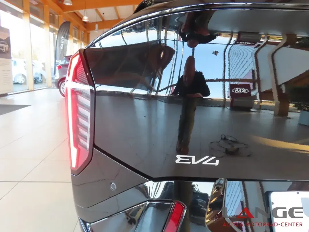 Kia EV4 - Thumbnail 8
