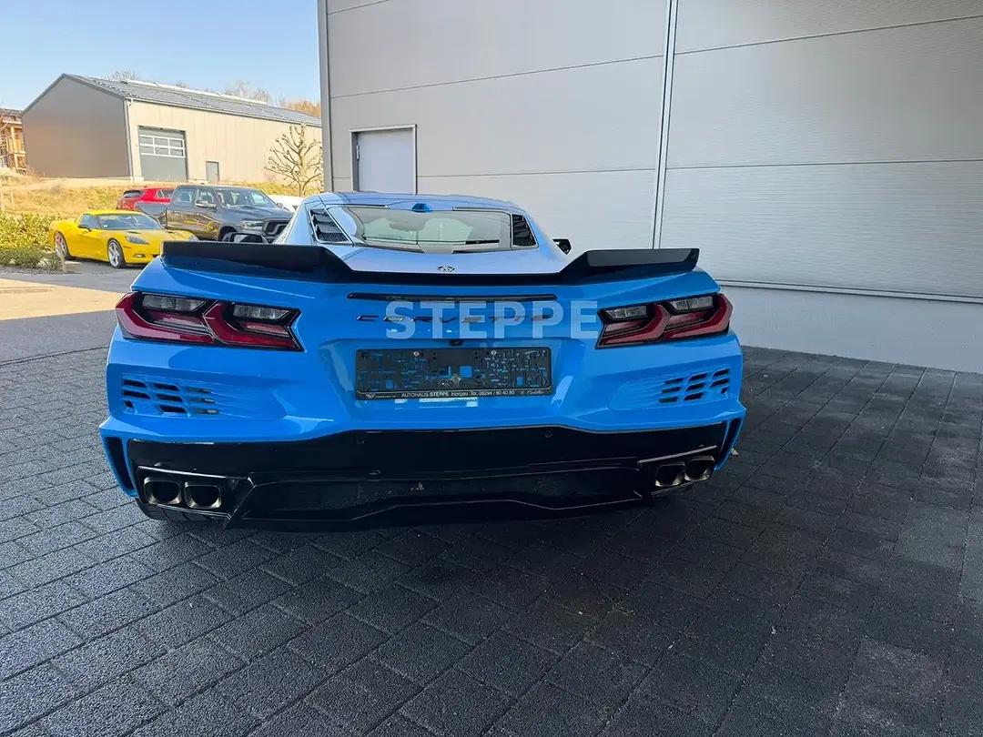 Corvette C8 - Thumbnail 3
