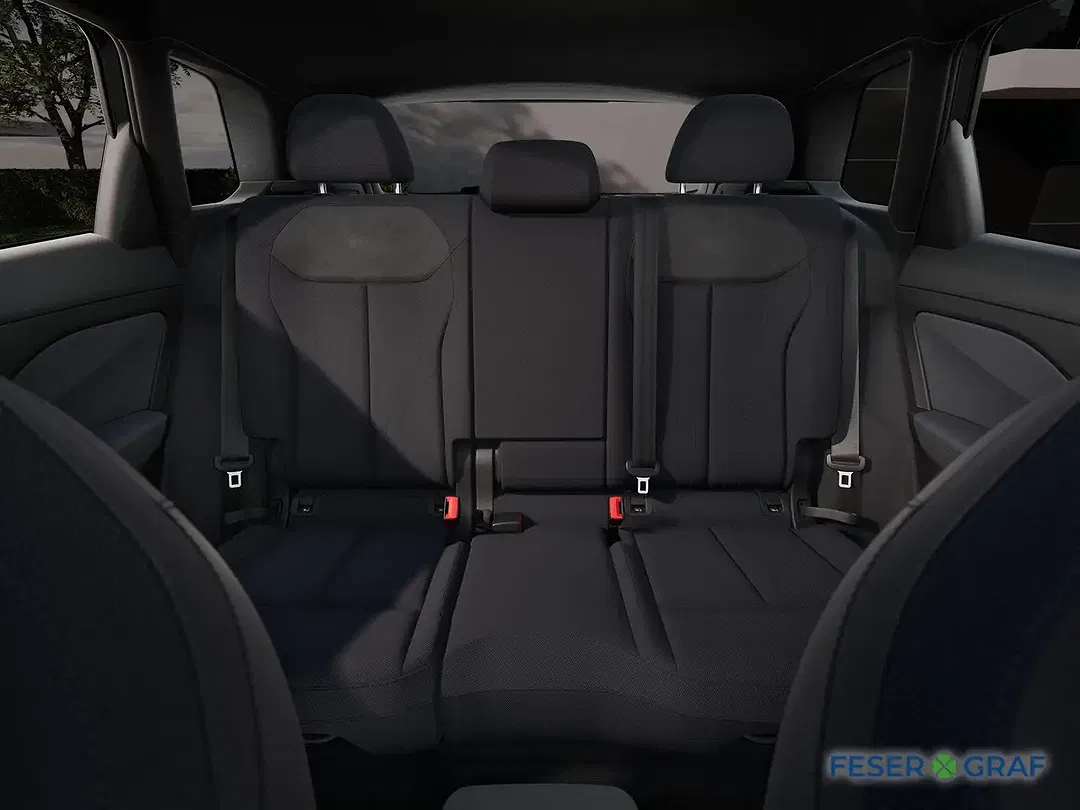 Audi Q3 - Thumbnail 9