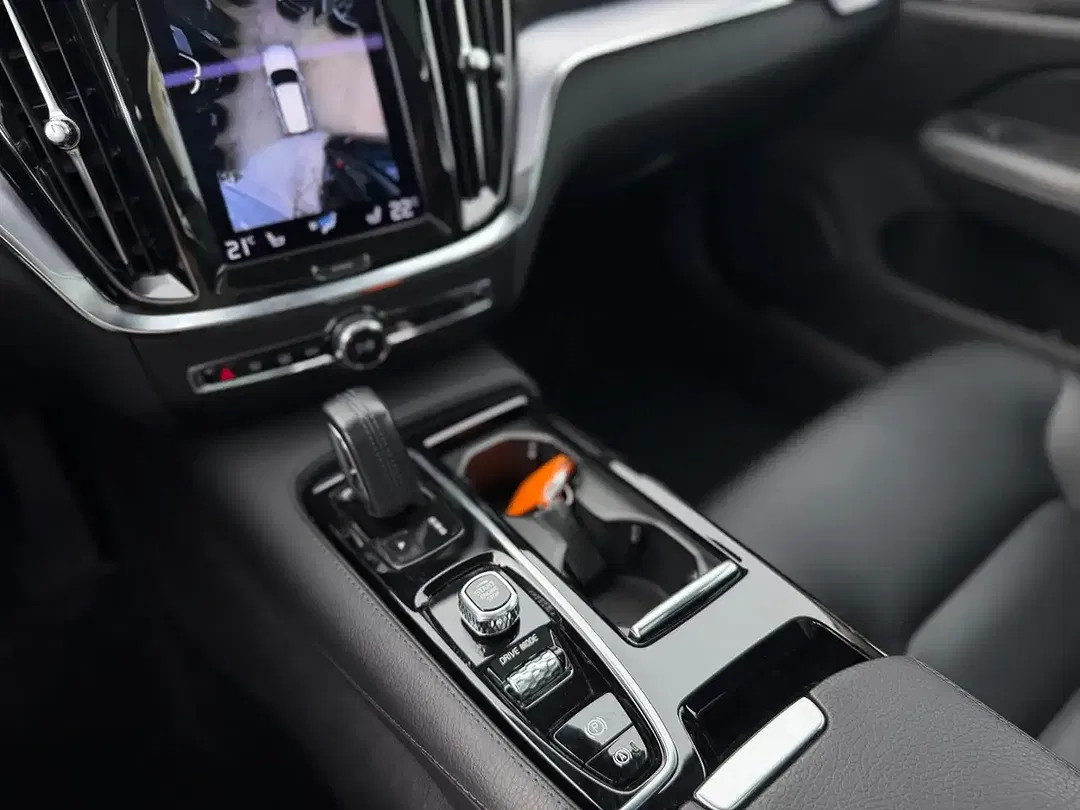 Volvo V60 - Thumbnail 23