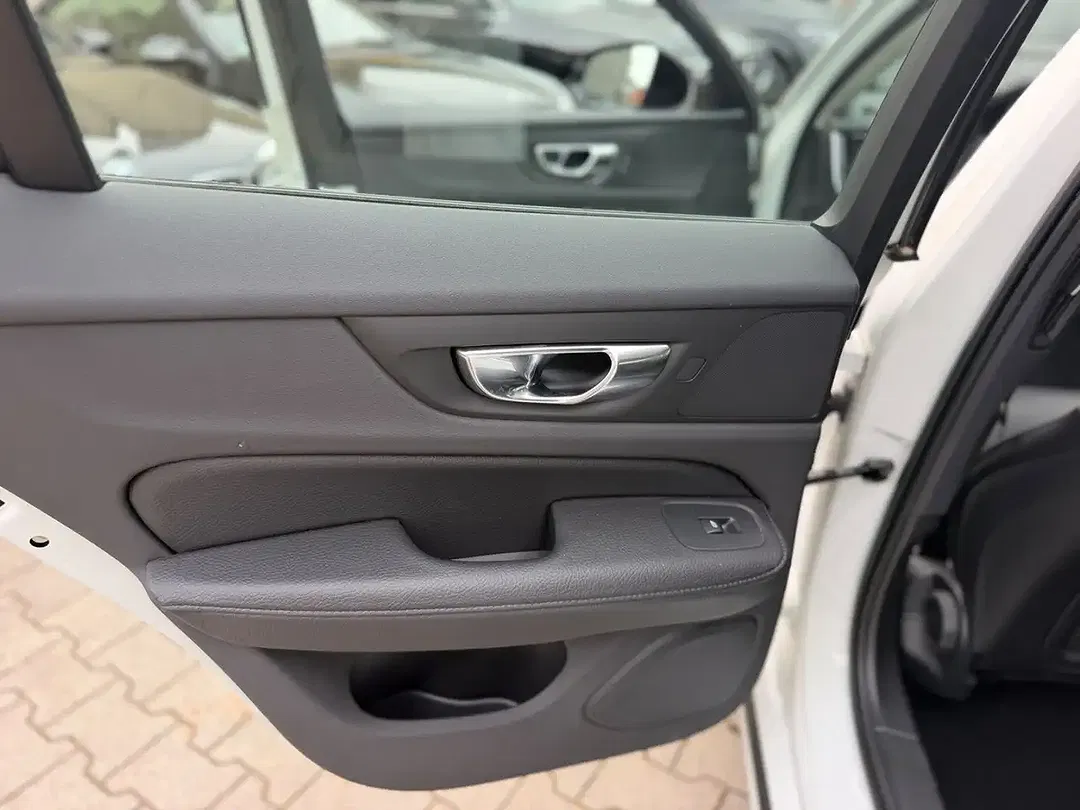 Volvo V60 - Thumbnail 30
