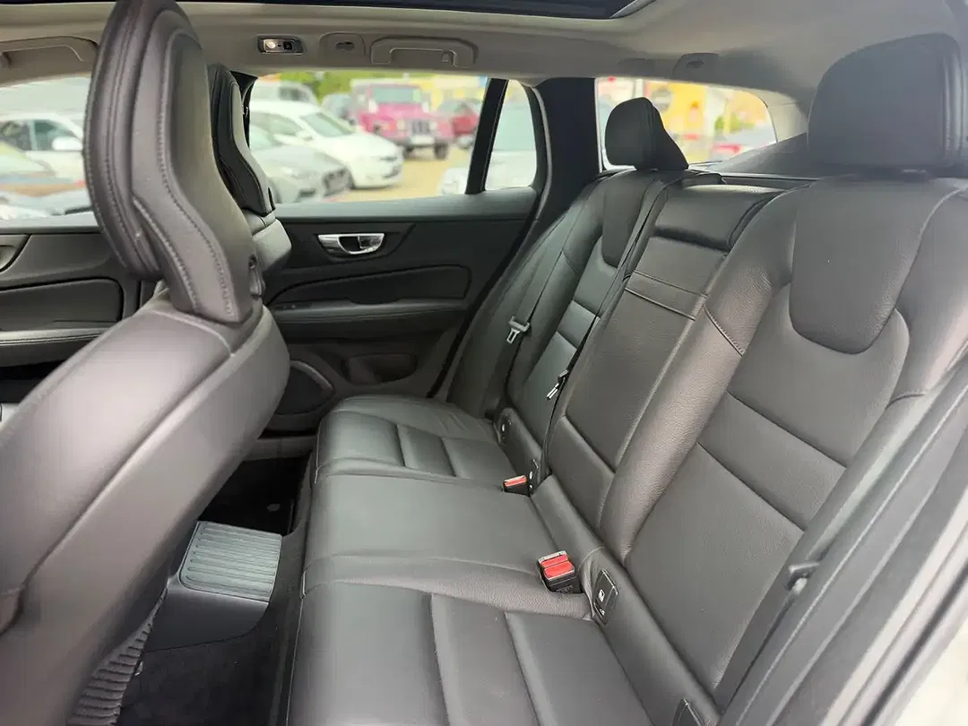 Volvo V60 - Thumbnail 32
