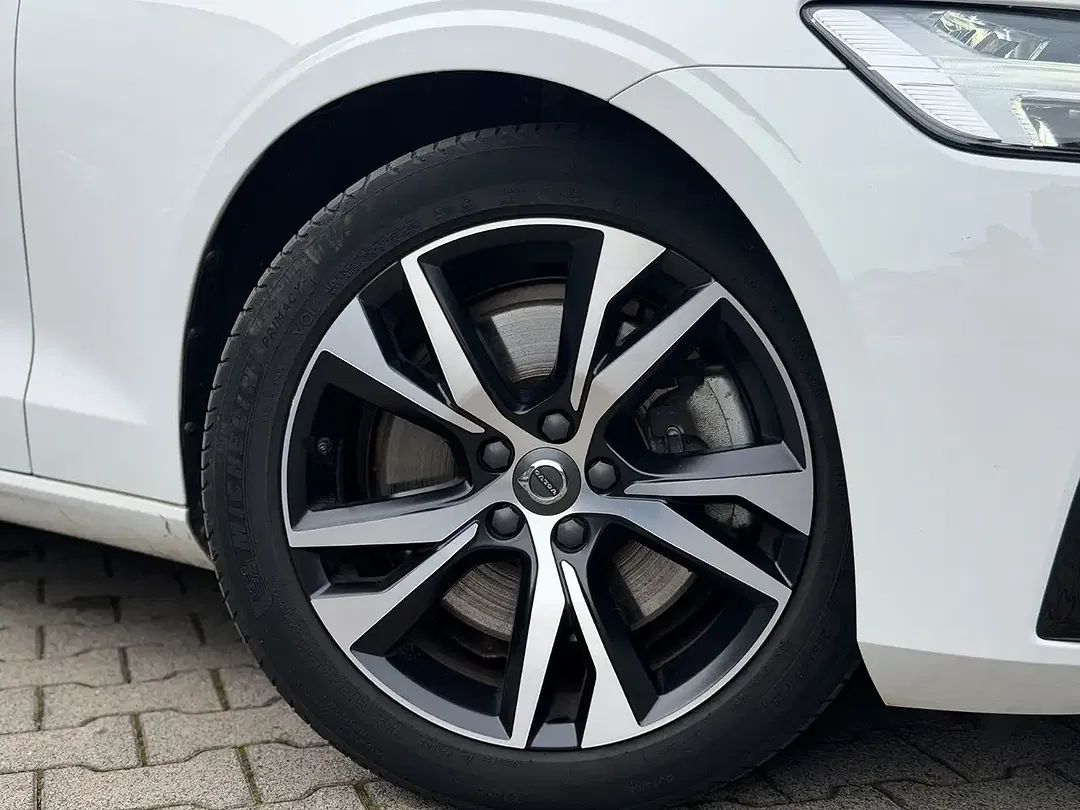 Volvo V60 - Thumbnail 5