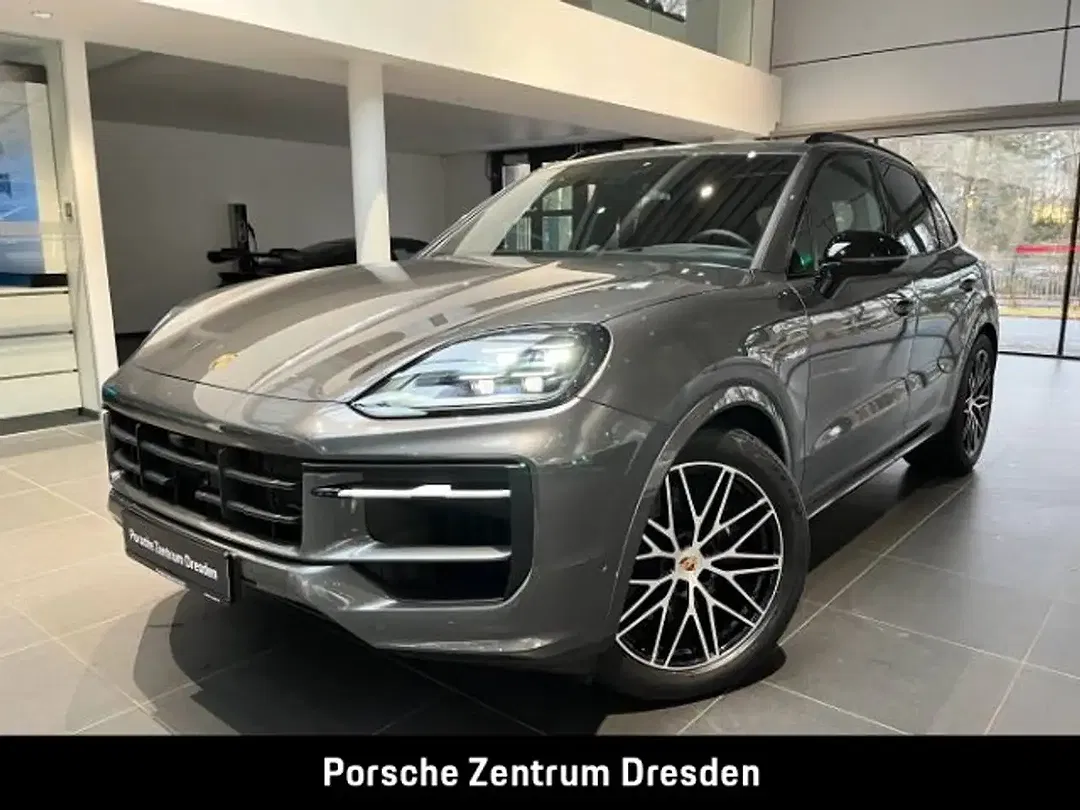 Porsche Cayenne - Thumbnail 1