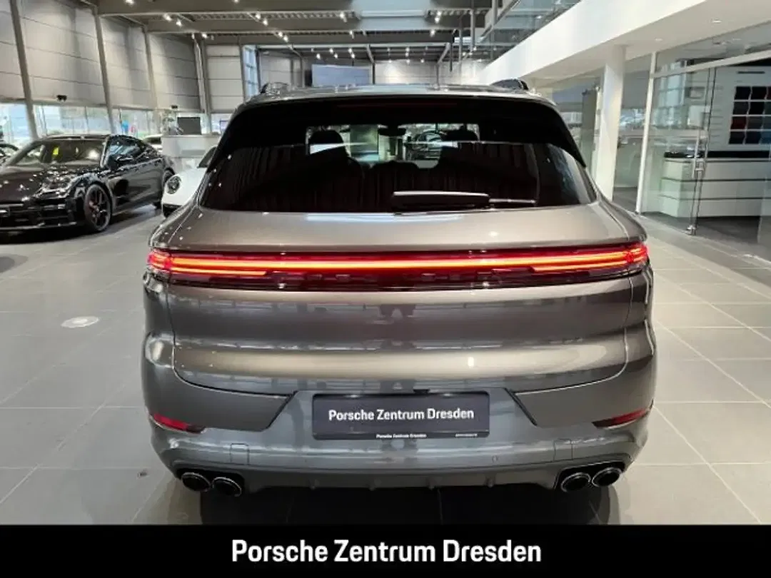 Porsche Cayenne - Thumbnail 10